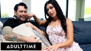 Gal Ritchie Gapes Wide for Massive Cock Destruction