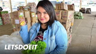 Fat Latin lady's pussy deep fucked by xiomara