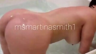 martinasmith sucking her boyfriend off in the bath