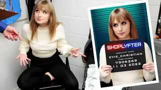 Evie Busted Shopifting Stroller Leads To Hot Fuck