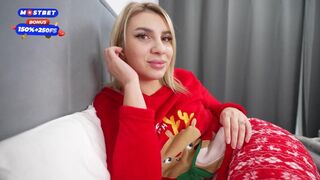Anya Mostoha karácsonyi ajándékként adja oda magát mostohafiának