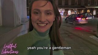 Érett házas milf kétségbeesetten csal, és arra kért, hogy hatoljak be bozontos brit pinájába