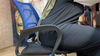Barátom arab felesége felizgult a munkahelyén és maszturbált a bugyijában