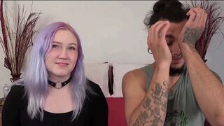 Forró kollégista lányok nedves puncija hatalmas farkú pasitól a Desperate Amateurs legújabb videójában