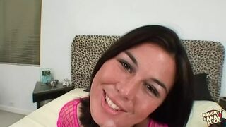 Ashley Blue három óriási farkával élvezi a vad, mély anális élvezetet