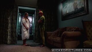 Szőke cosplay szépség, Cosima Dunkin vadul megkapja, amit akar – Wicked Channel